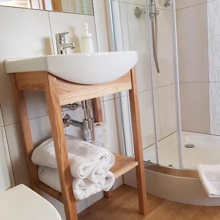 Δωμάτια σε οικογενειακή κατοικία Mietusi Dwor *