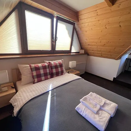 Mietusi Dwor Δωμάτια σε οικογενειακή κατοικία *