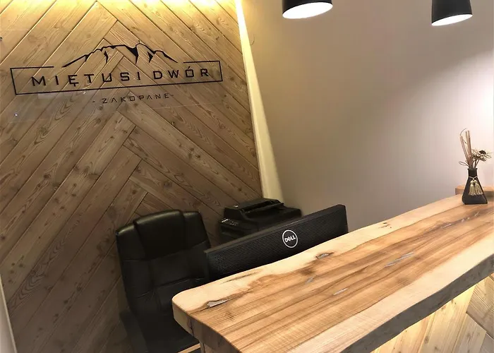 홈스테이 Mietusi Dwor *